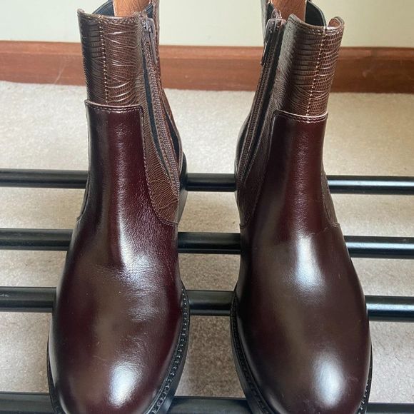 JEFFREY CAMPBELL Shoes - JEFFREY CAMPBELL Women Edmond Chelsea Leather Boots - NEW NWOB